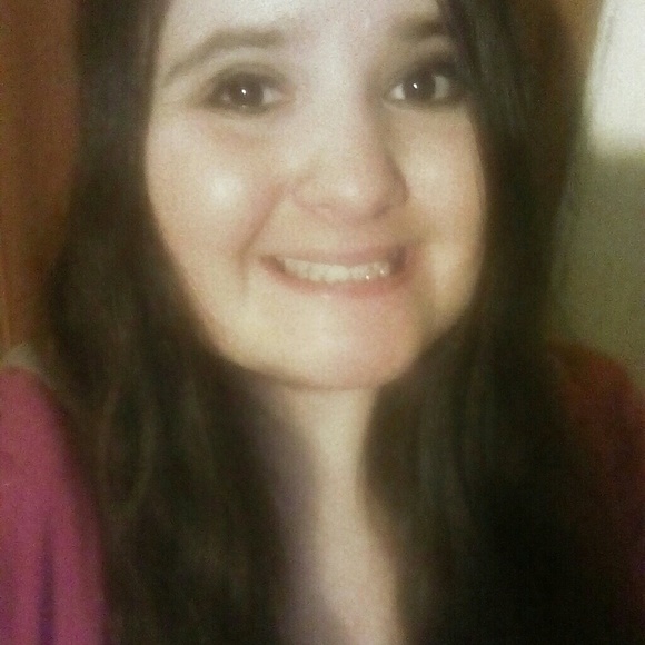 Meet your Posher, Telsa - Picture 2 of 4